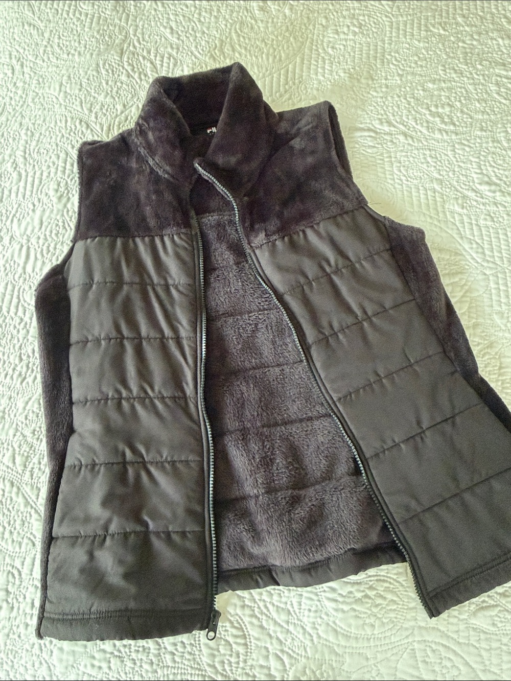 FILA Women’s Quilted & Fleece Zip Vest - black